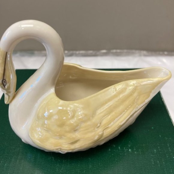 Belleek Pottery Bowl Swan Lustre 4" - Picture 3 of 5